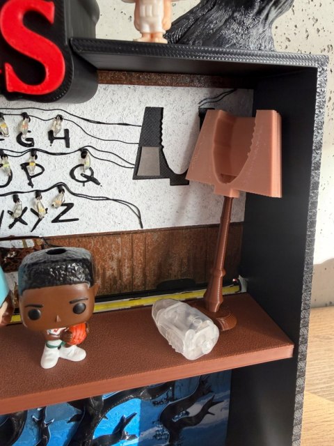 Półka kolekcjonerska LED STRANGER THINGS na figurki Kinder Joy Funko Pop