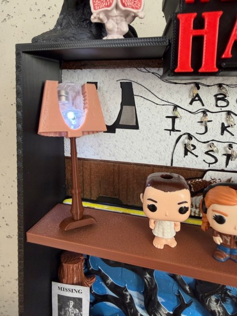 Półka kolekcjonerska LED STRANGER THINGS na figurki Kinder Joy Funko Pop