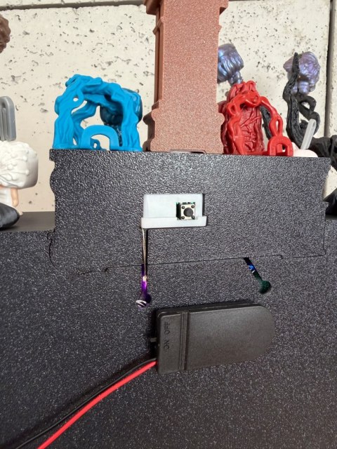 Półka kolekcjonerska LED STRANGER THINGS SALON BYERS Kinder Joy Funko Pop